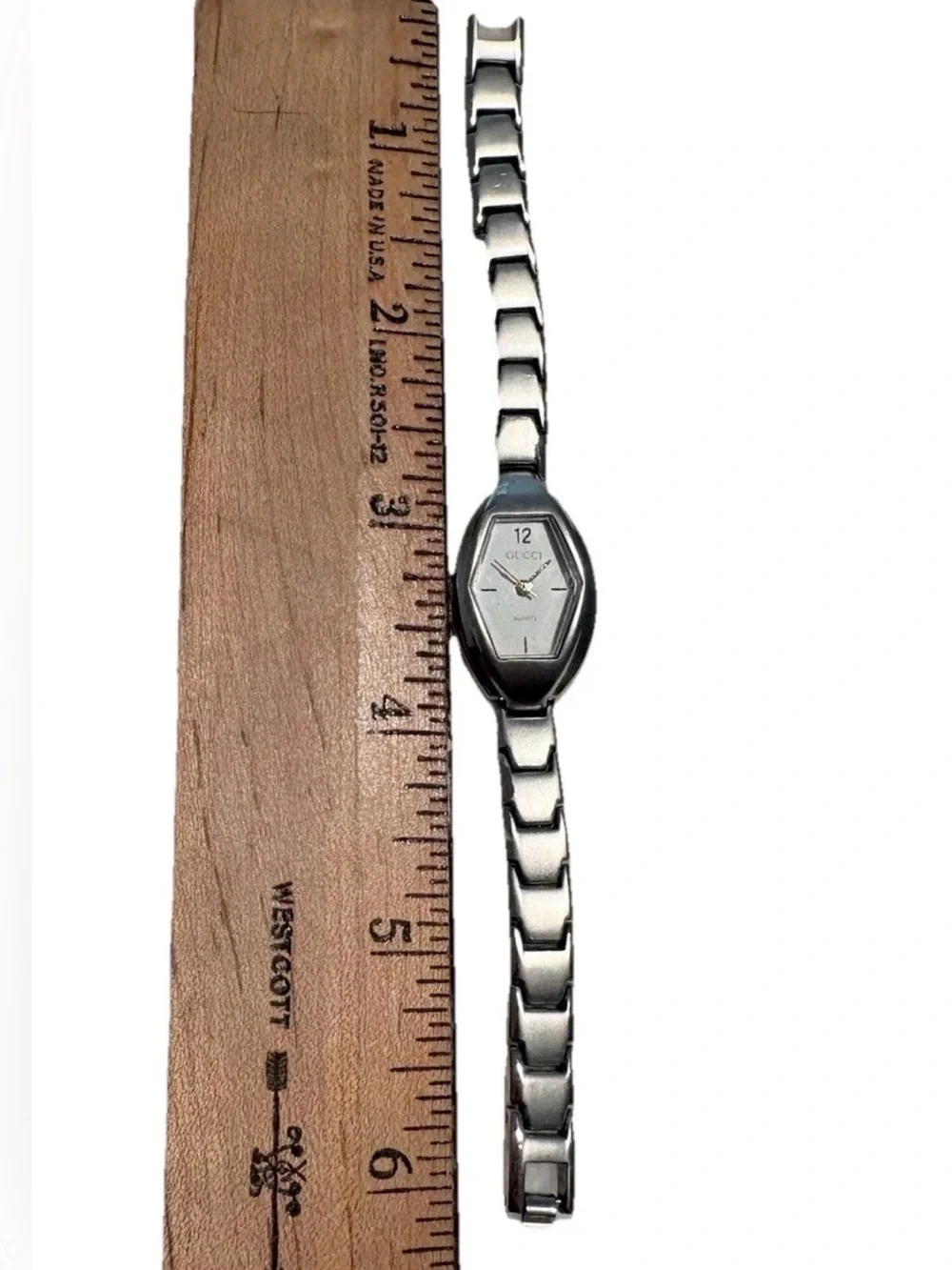 Classic Authentic Vtg Gucci Women's Oval Watch with Engraved Crest - Ref. 59312